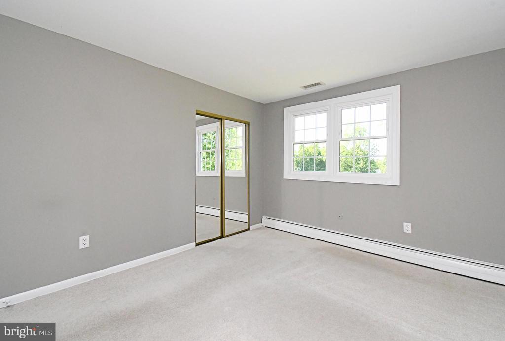 735 BELL LANE