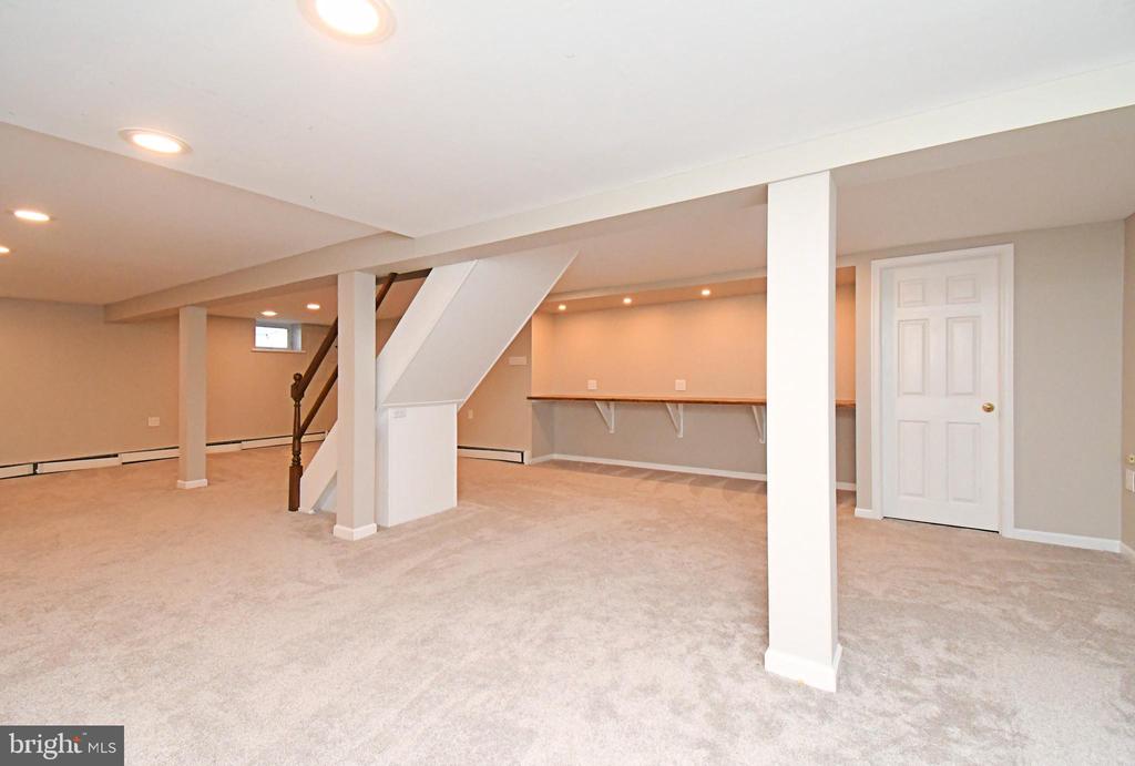 735 BELL LANE