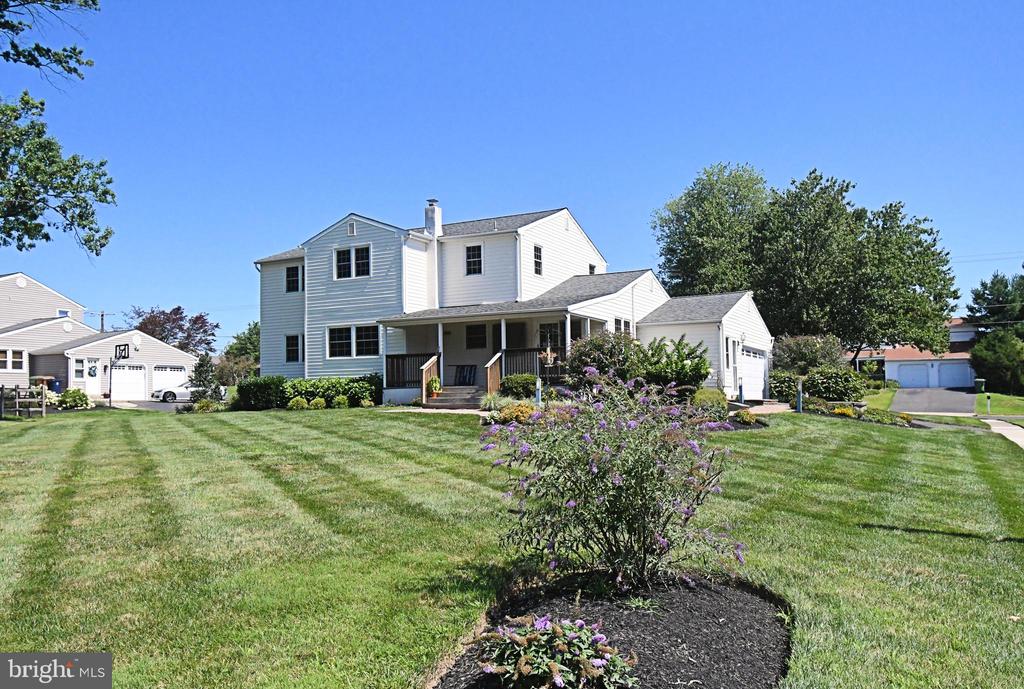 735 BELL LANE