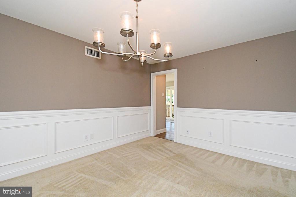735 BELL LANE
