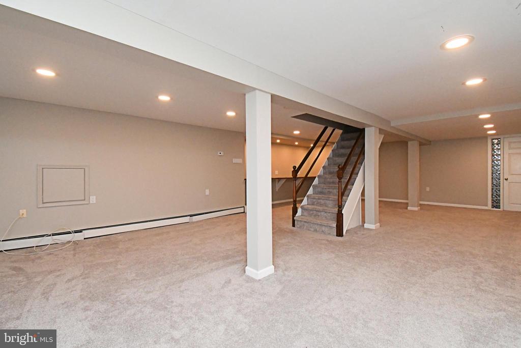 735 BELL LANE