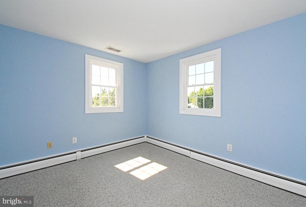 735 BELL LANE