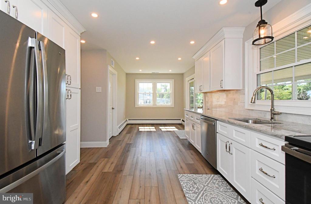 735 BELL LANE