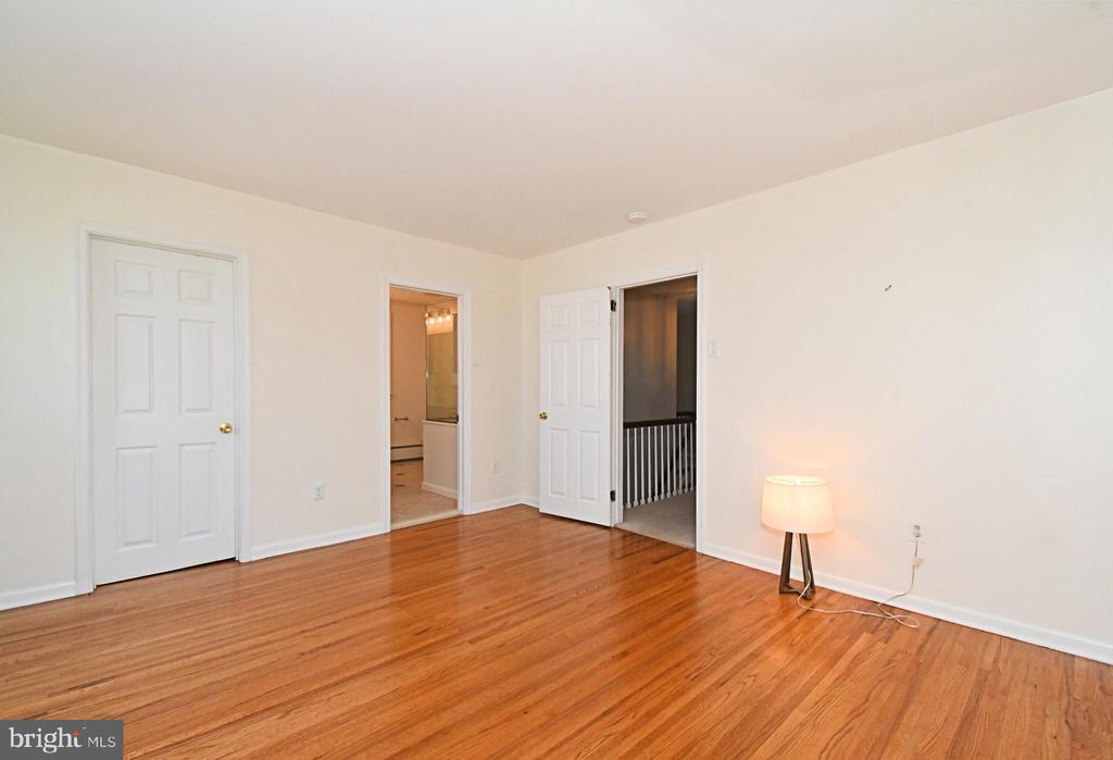 735 BELL LANE