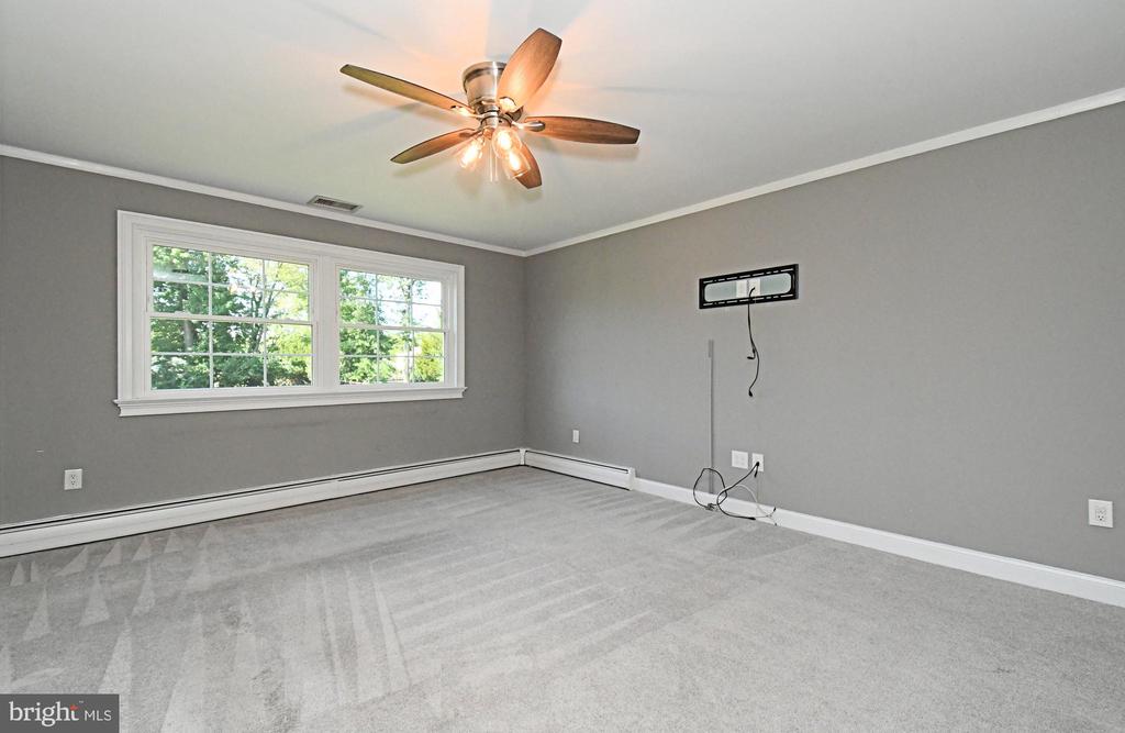 735 BELL LANE