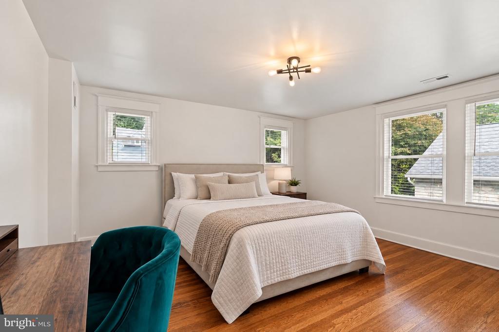 33 ROSEDALE ROAD