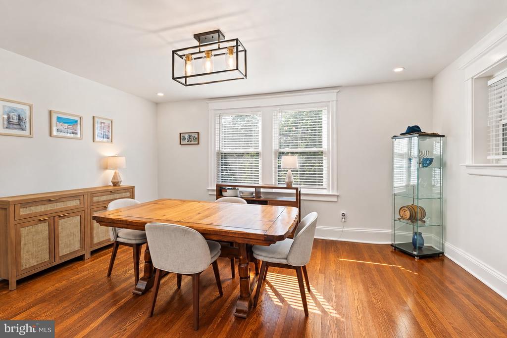 33 ROSEDALE ROAD
