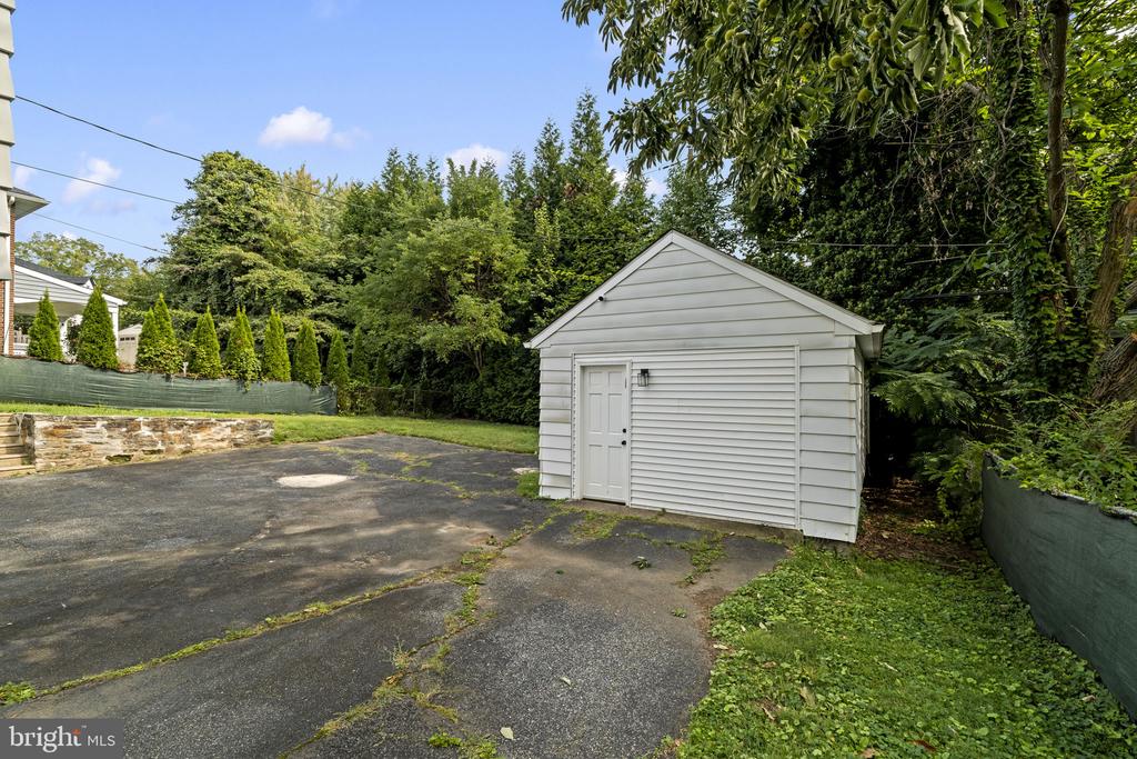 33 ROSEDALE ROAD