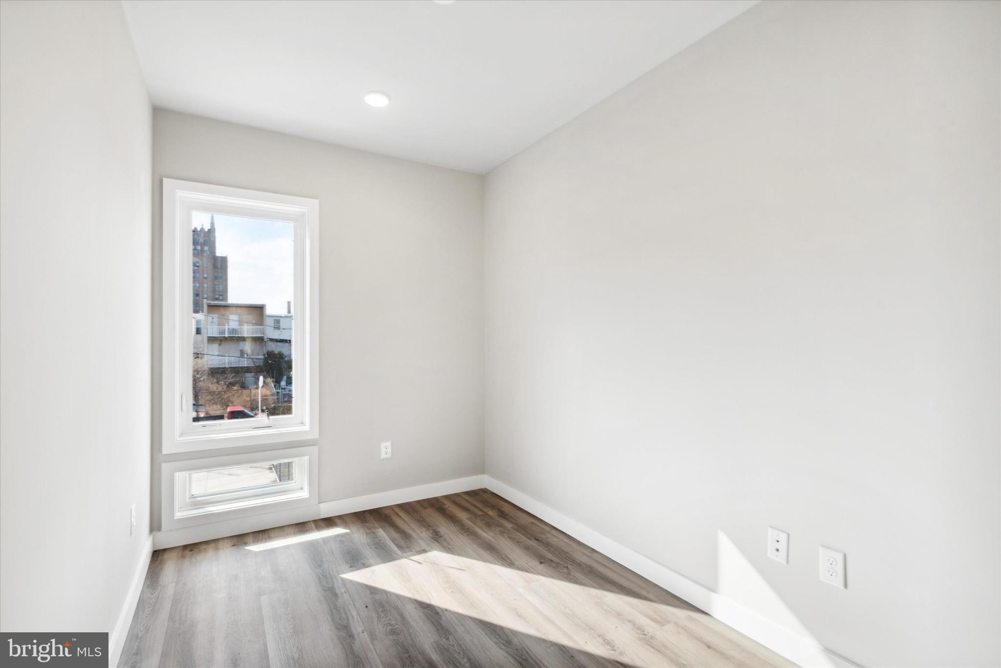 27 E SOMERSET STREET