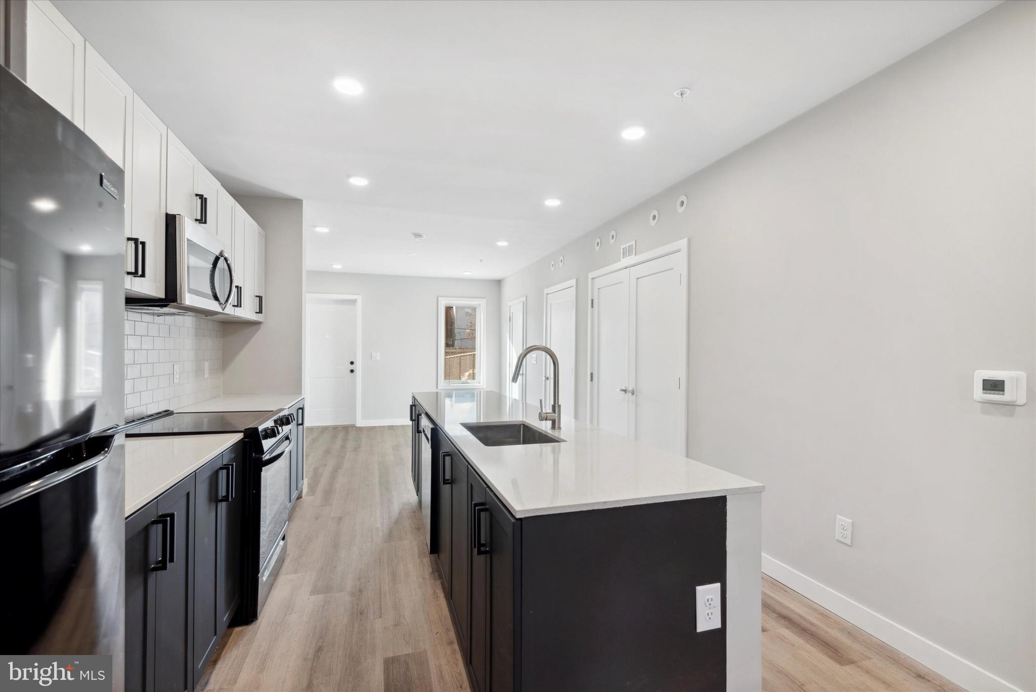 27 E SOMERSET STREET