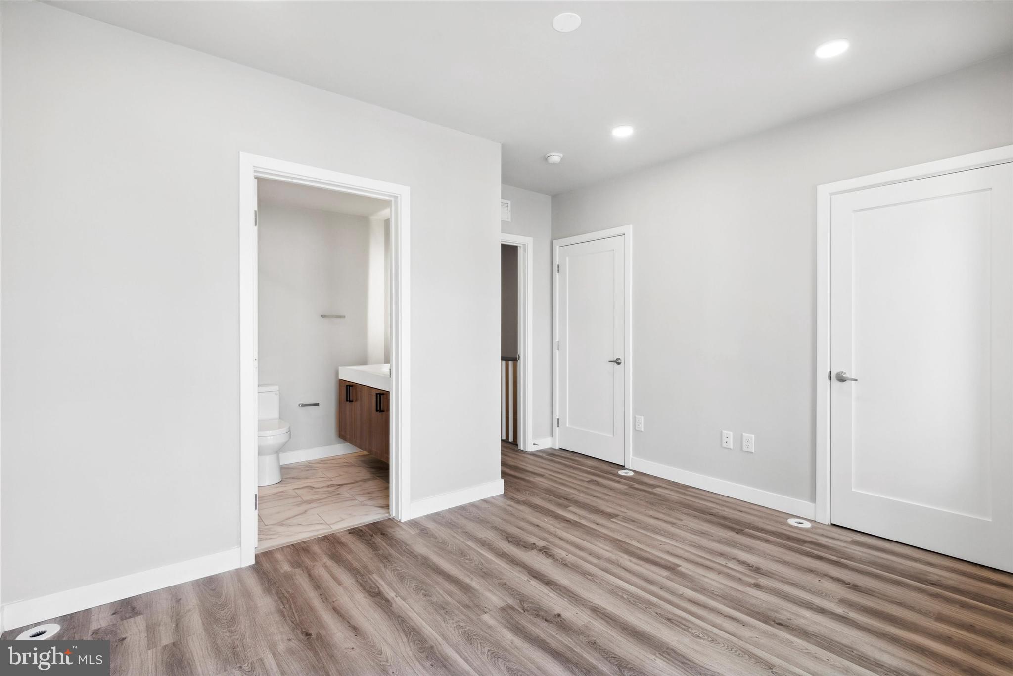 27 E SOMERSET STREET