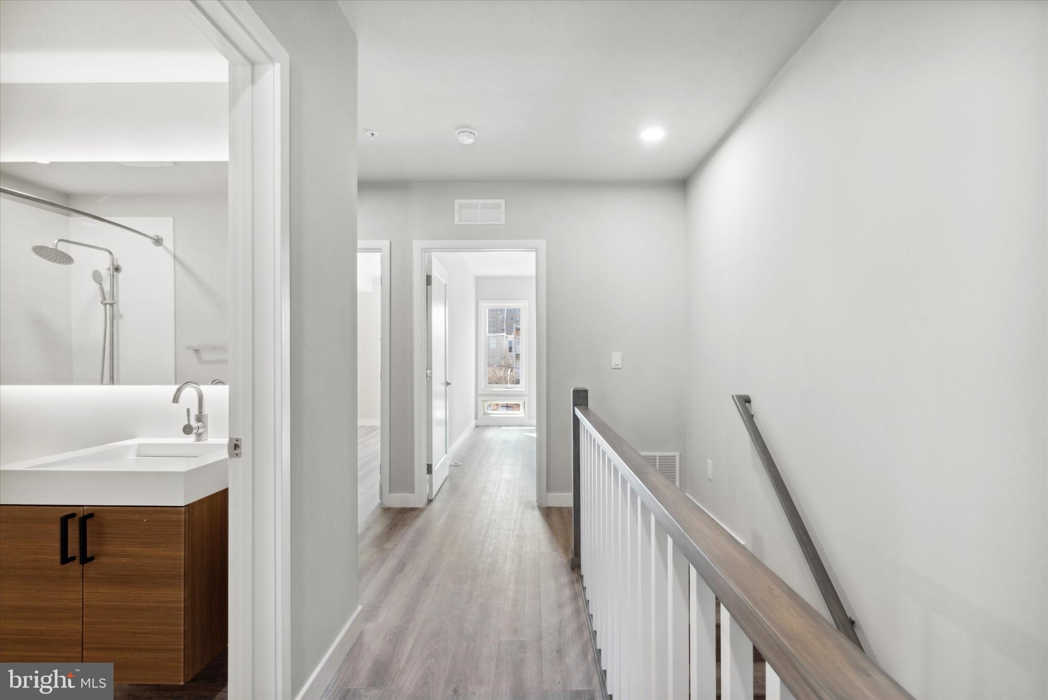 27 E SOMERSET STREET