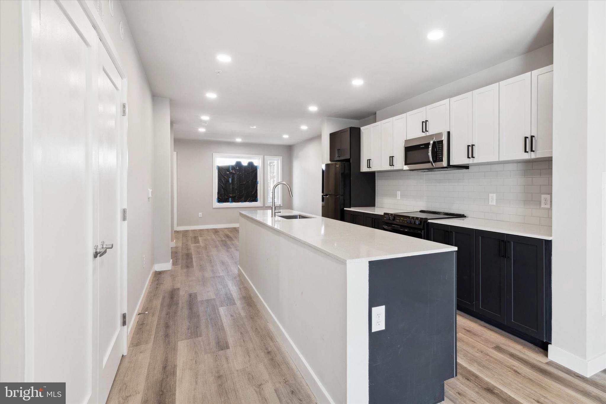 27 E SOMERSET STREET