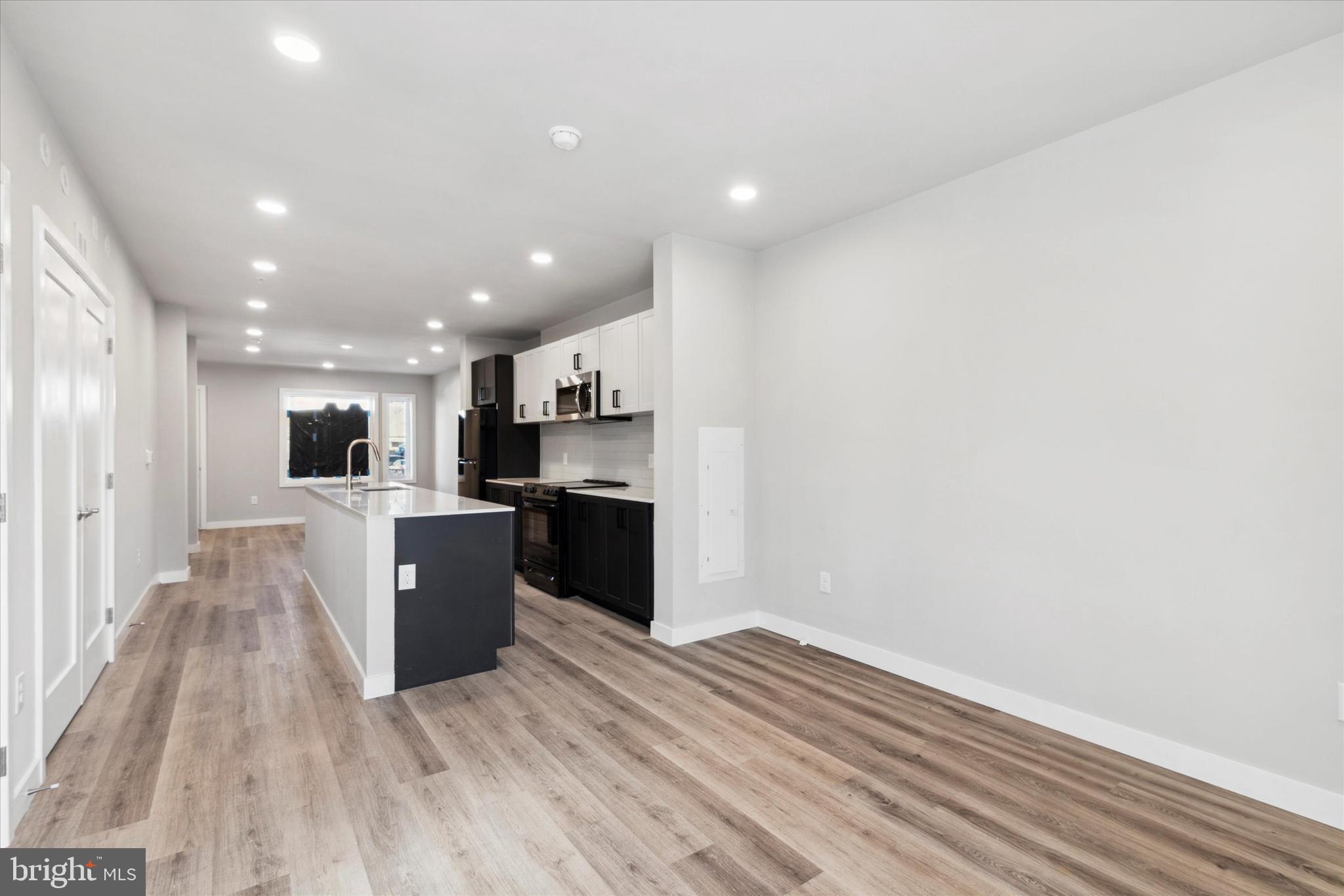 27 E SOMERSET STREET