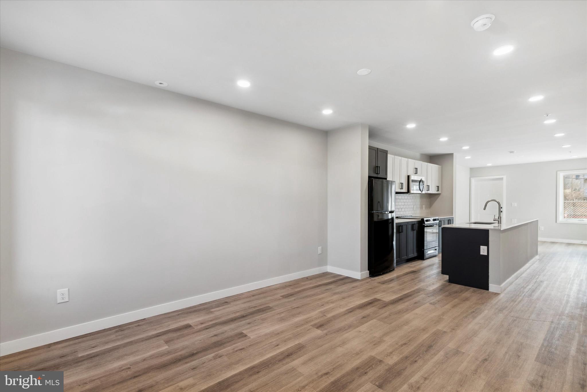 27 E SOMERSET STREET
