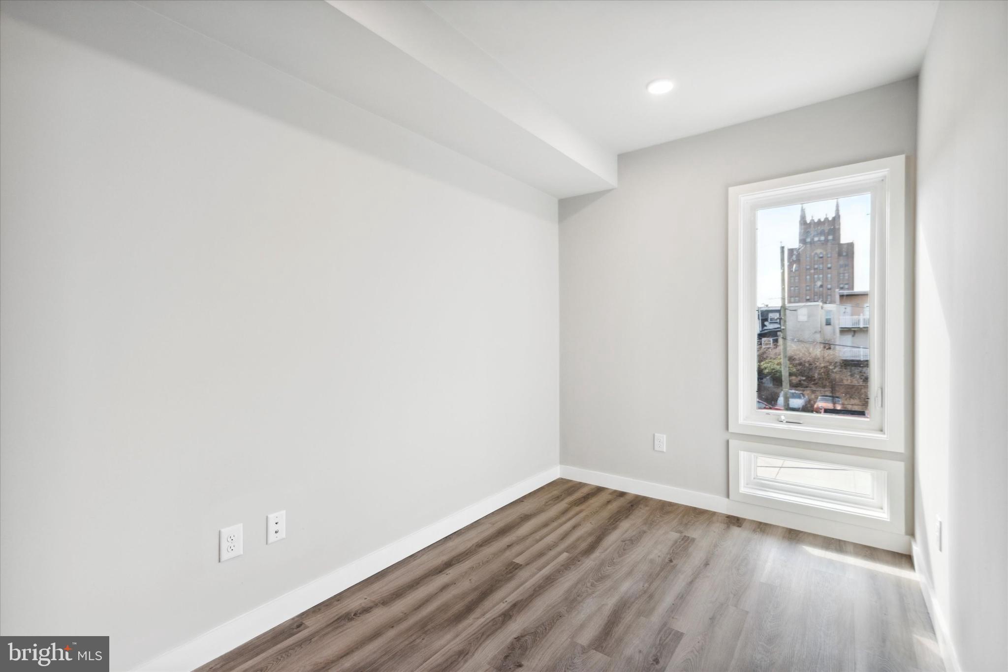 27 E SOMERSET STREET