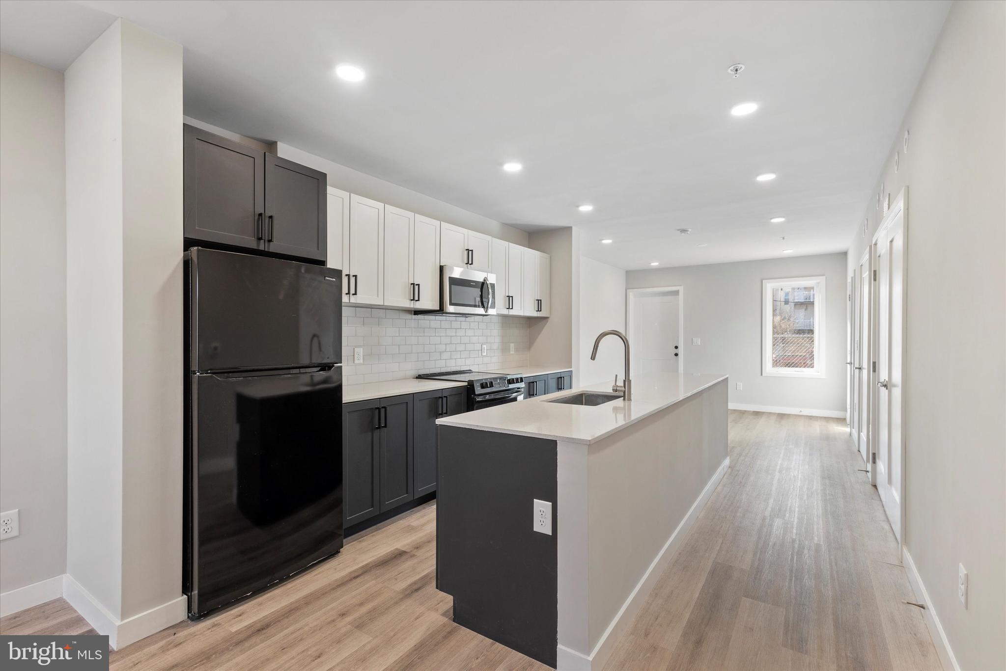 27 E SOMERSET STREET