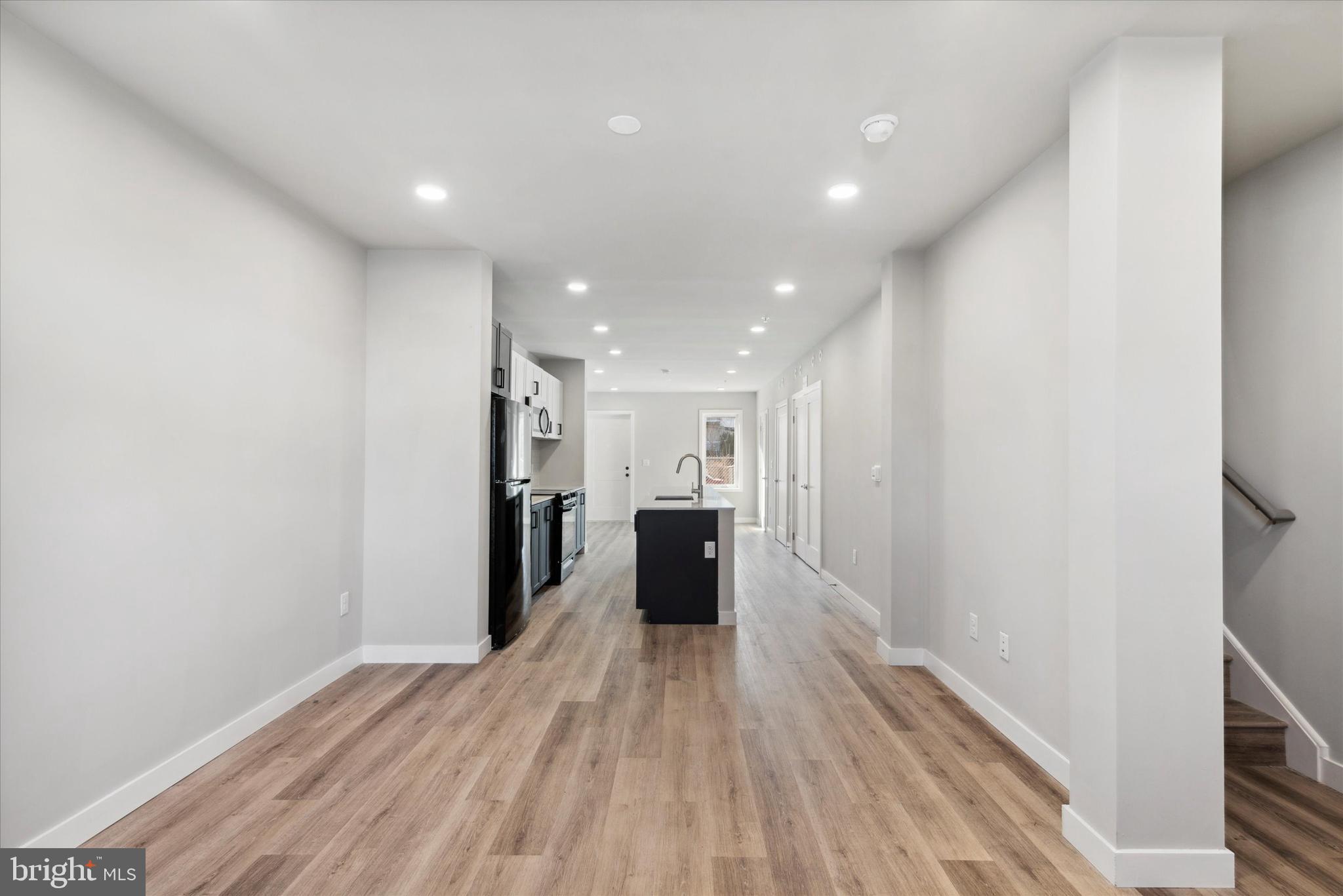 27 E SOMERSET STREET