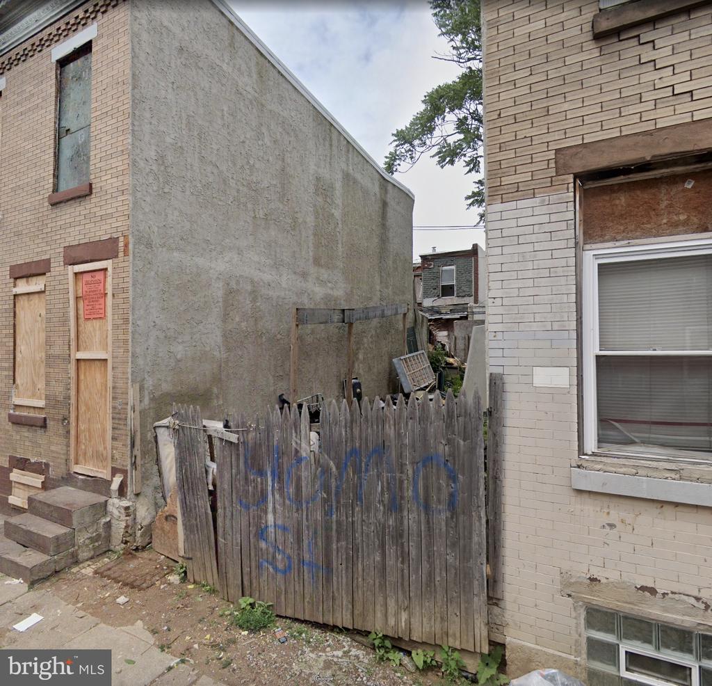 3218 N RANDOLPH STREET