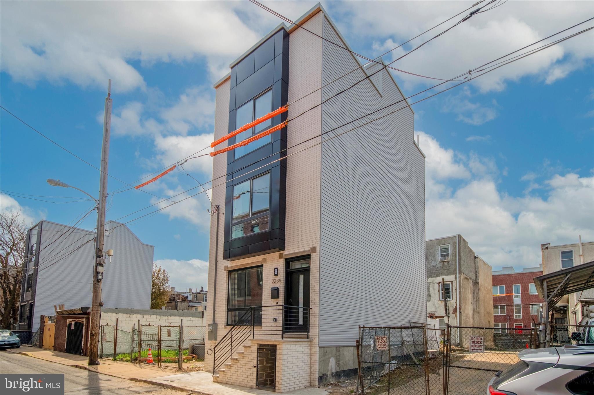 2236 N HOPE STREET