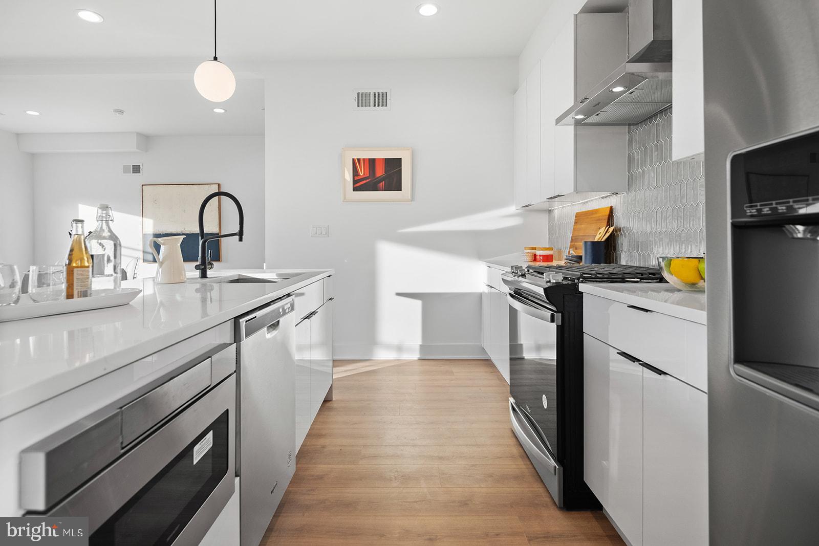 1540 FRANKFORD AVENUE 4D