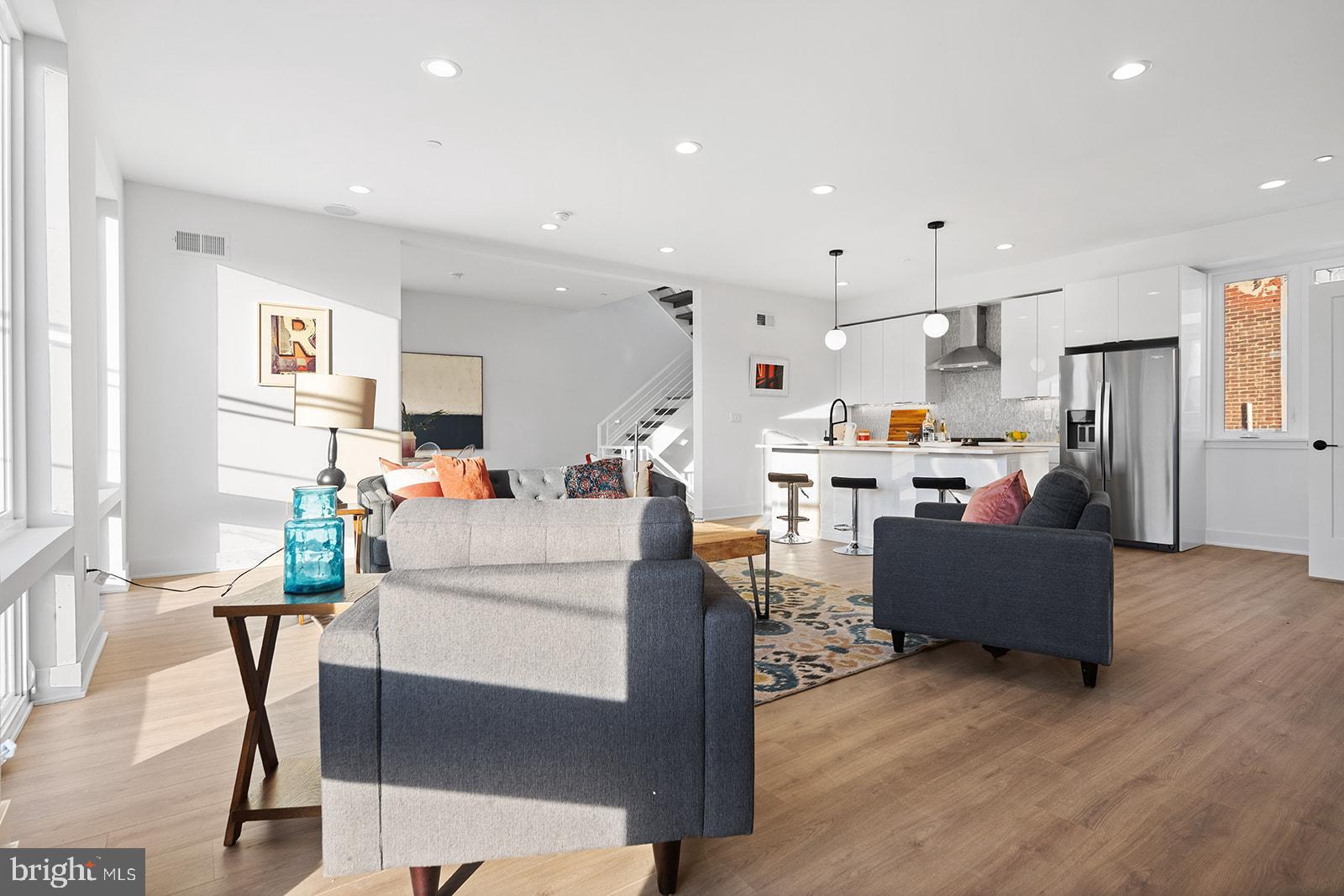 1540 FRANKFORD AVENUE 4D