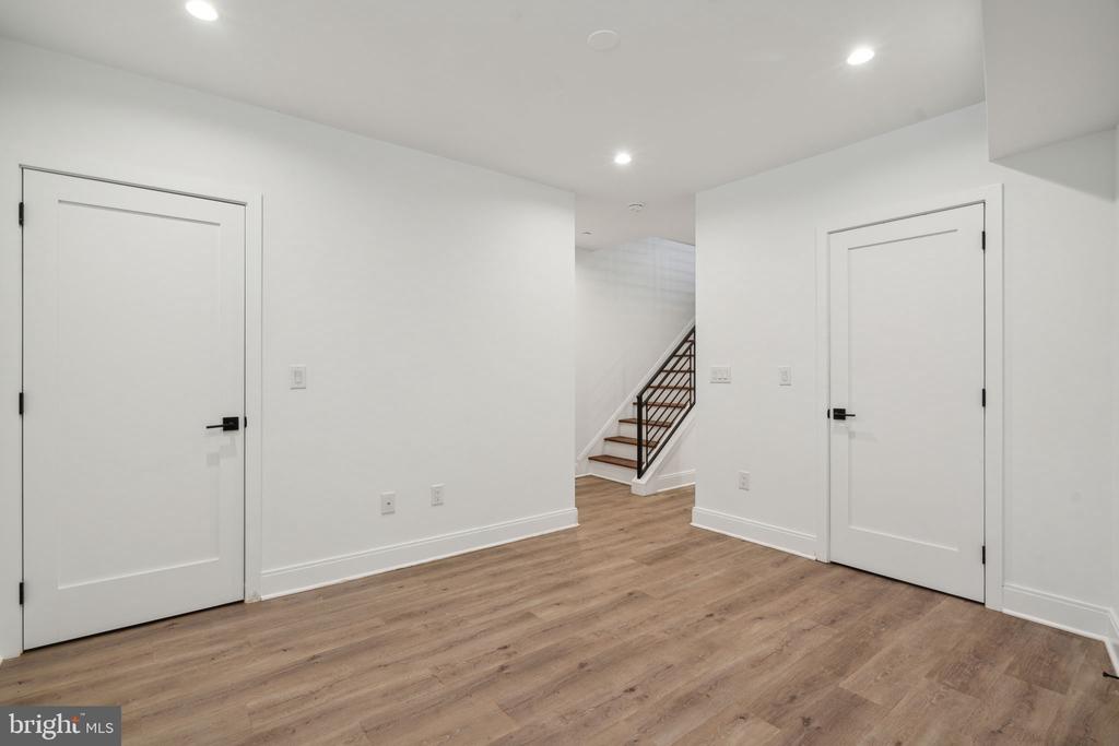 323 GERRITT STREET