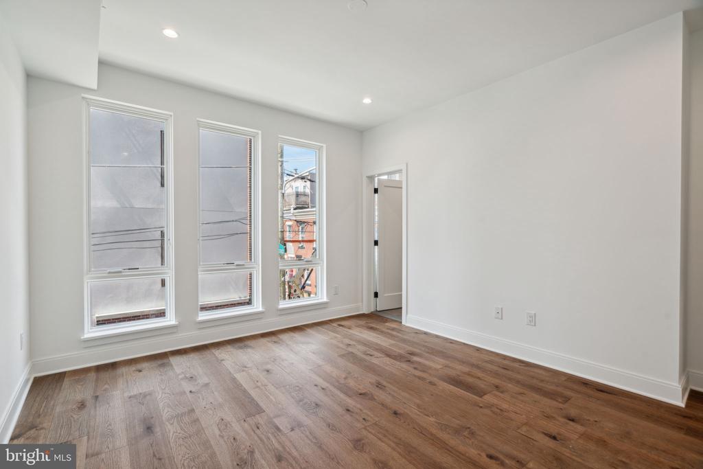 323 GERRITT STREET