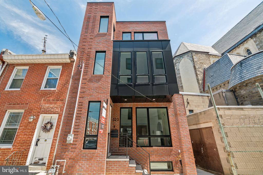 323 GERRITT STREET