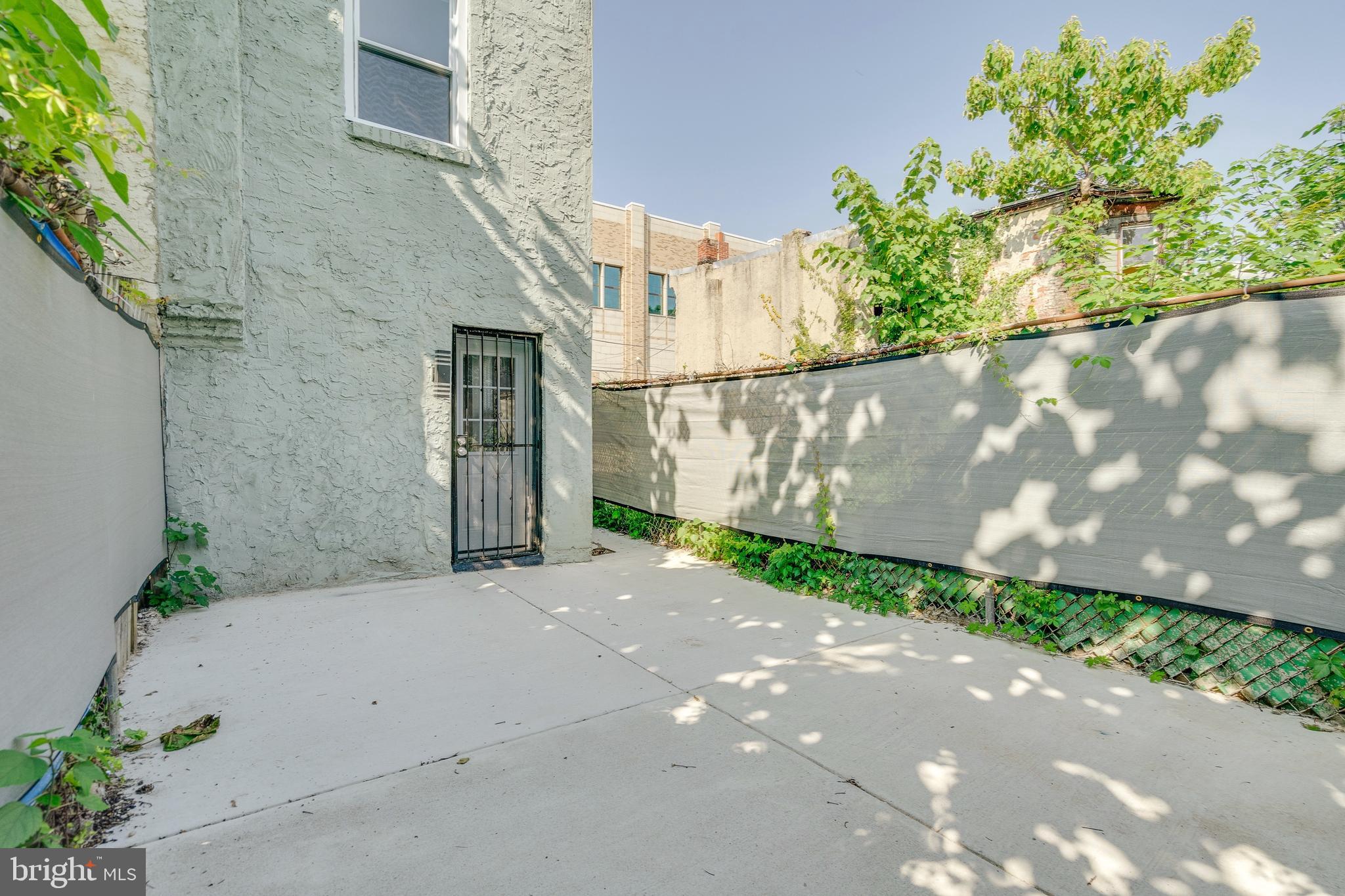 2330 W SEYBERT STREET