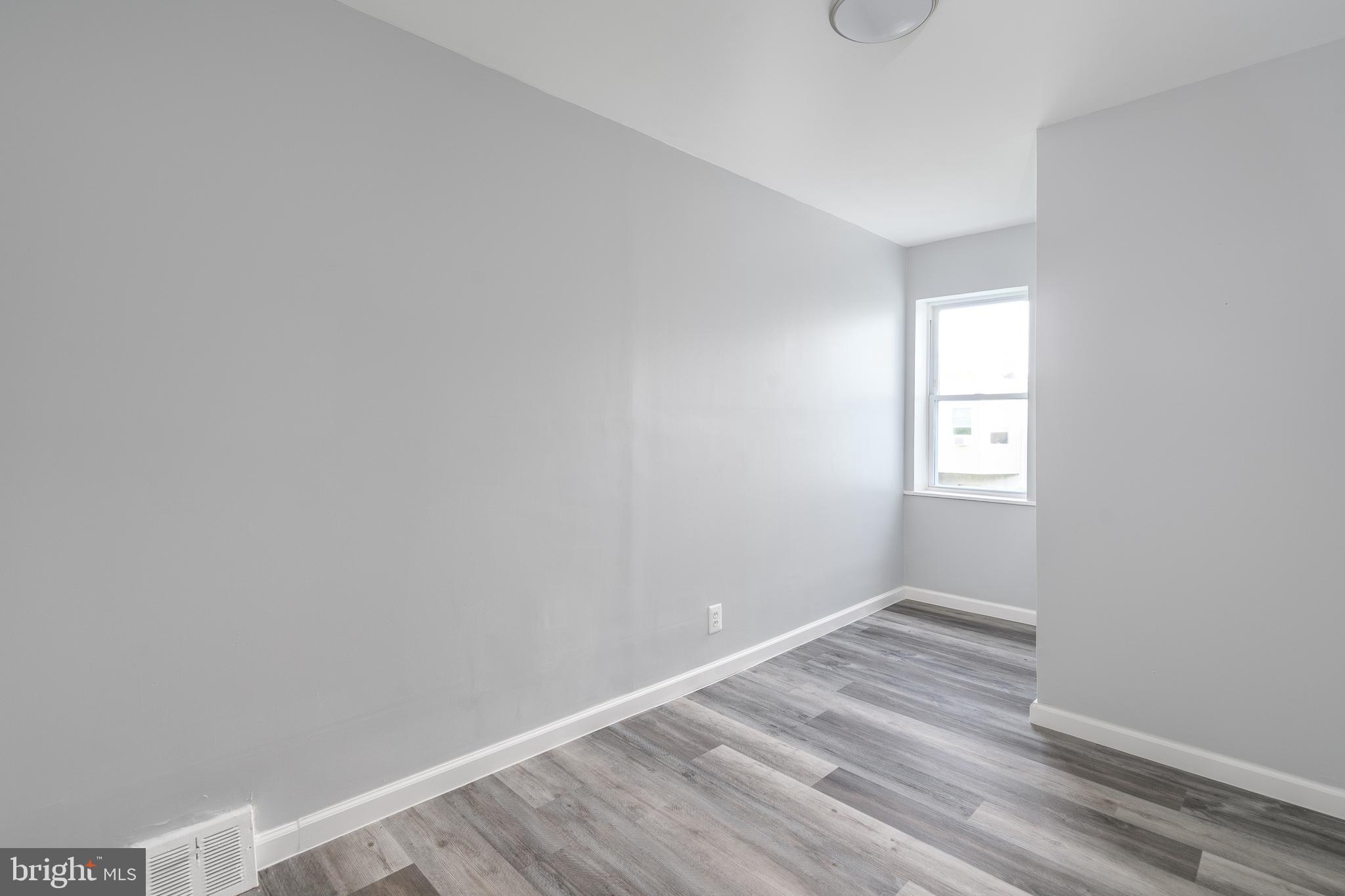 2330 W SEYBERT STREET