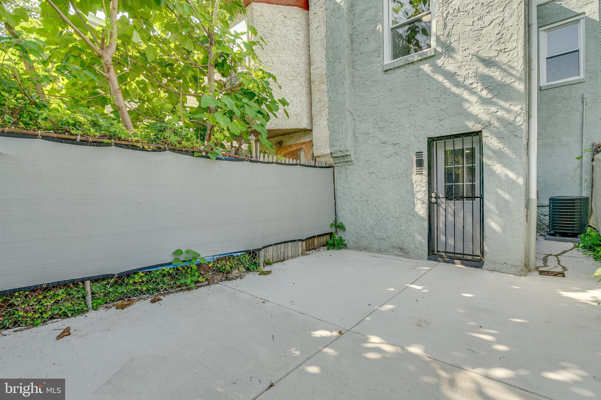 2330 W SEYBERT STREET