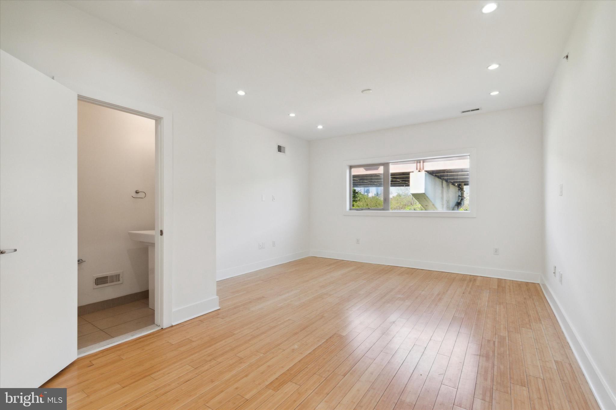 412 N FRONT STREET 21