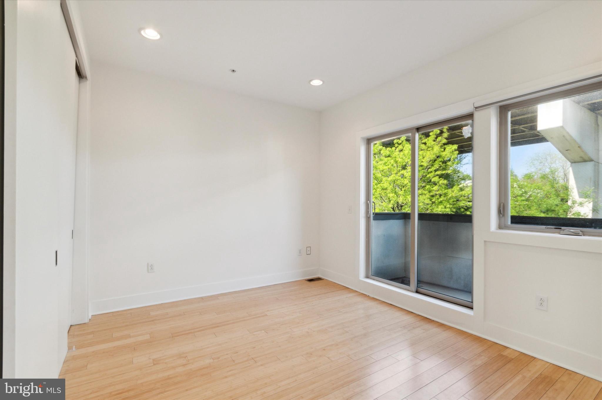 412 N FRONT STREET 21
