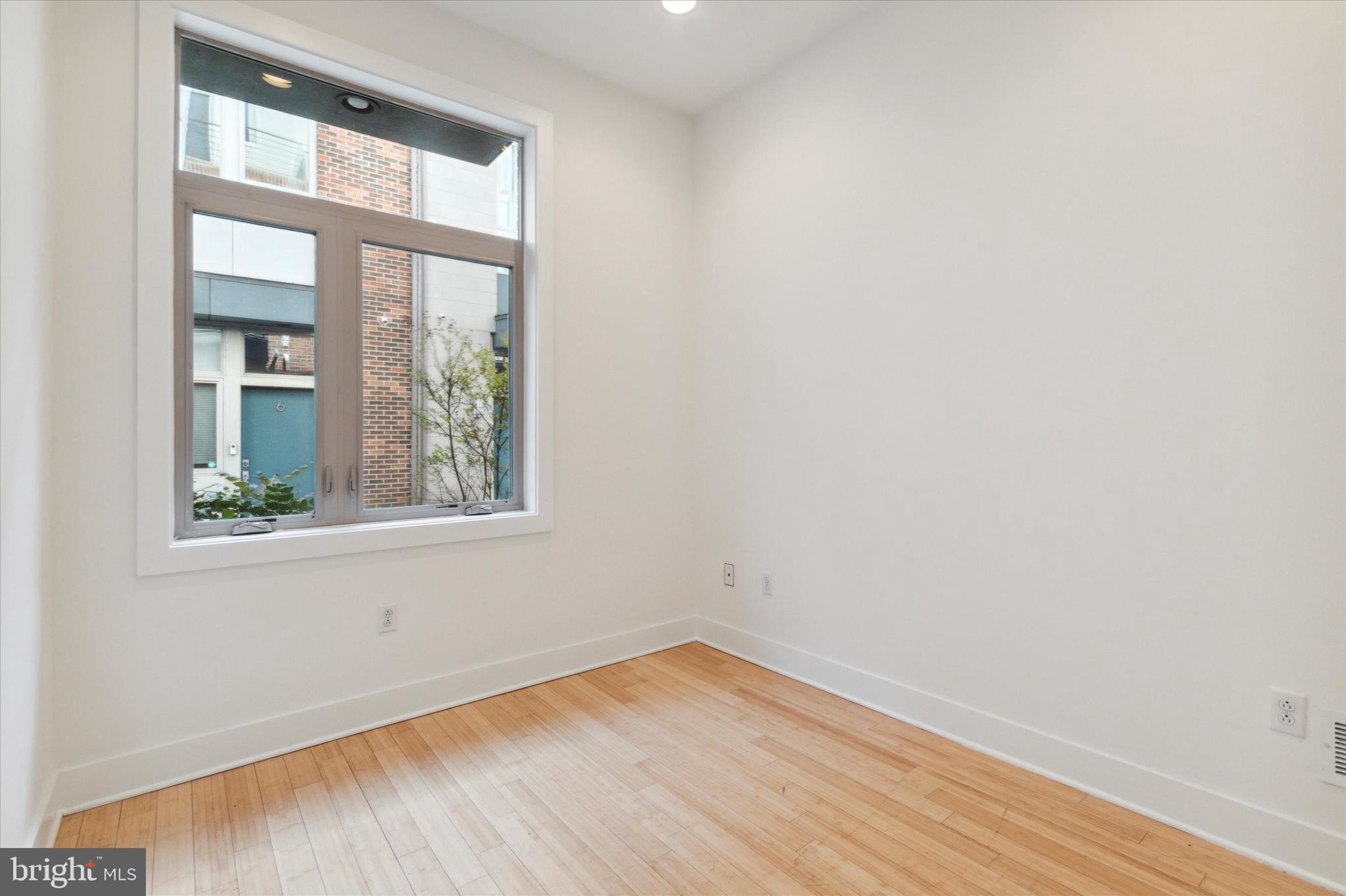 412 N FRONT STREET 21