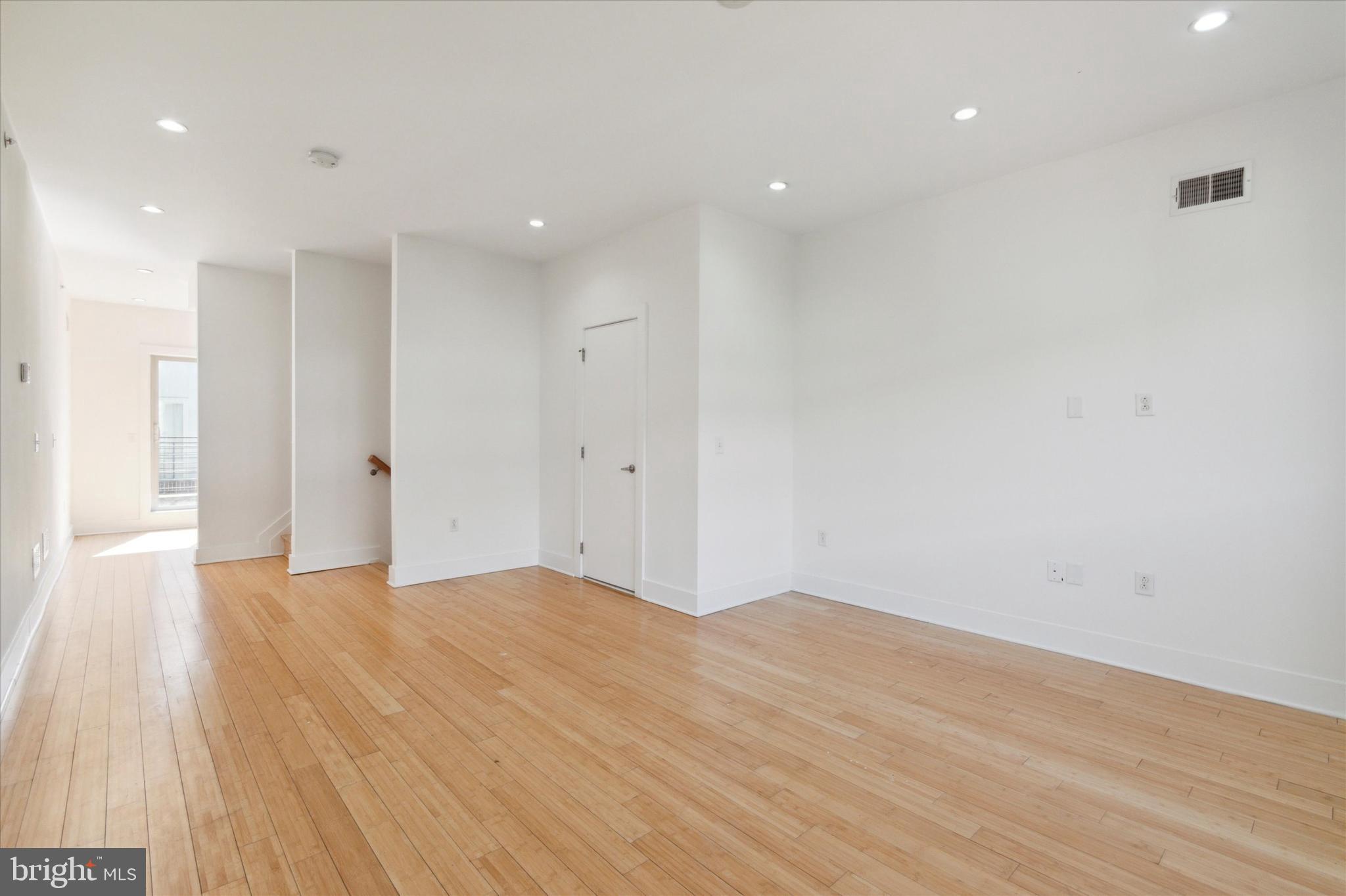 412 N FRONT STREET 21