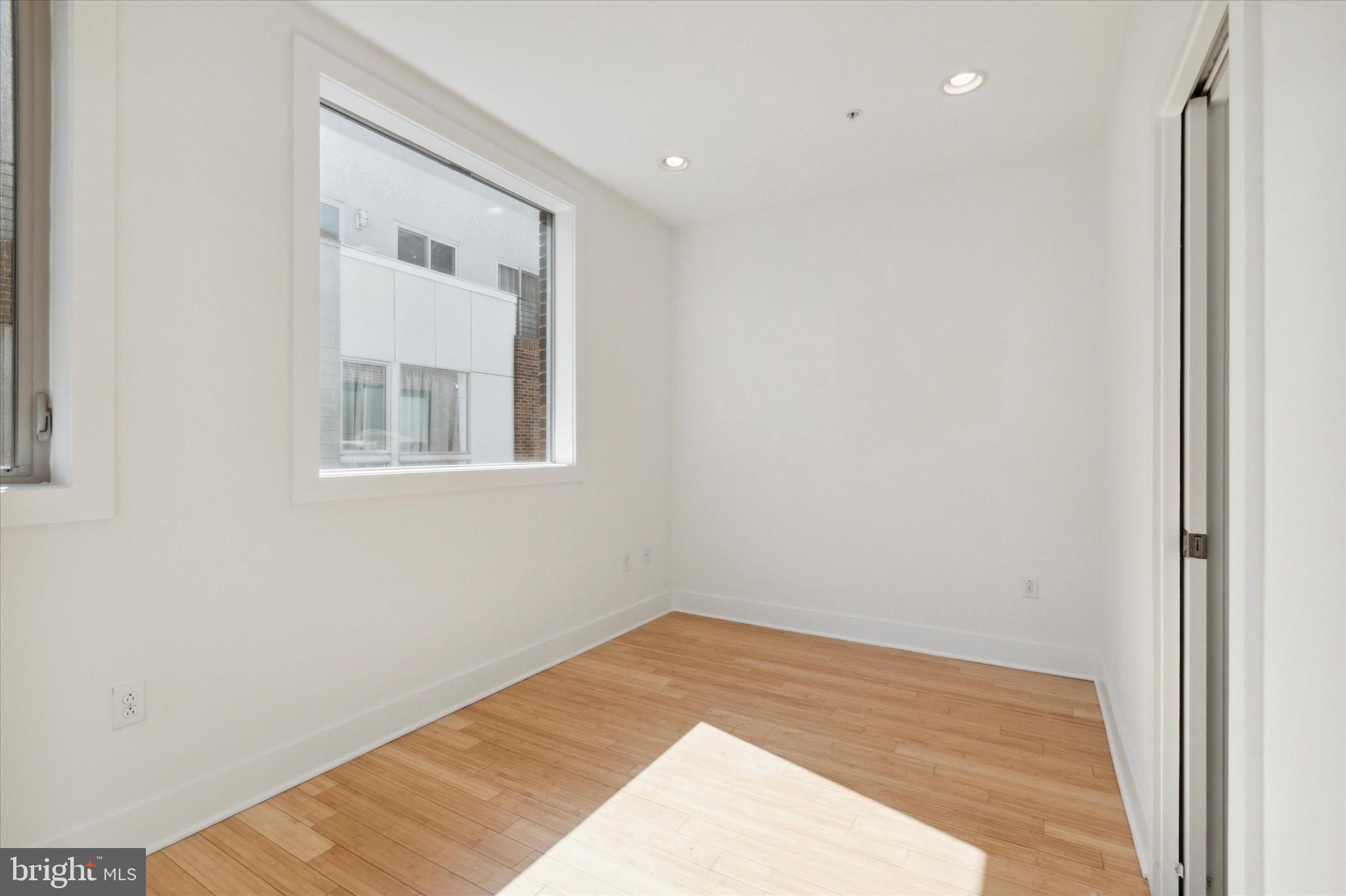 412 N FRONT STREET 21