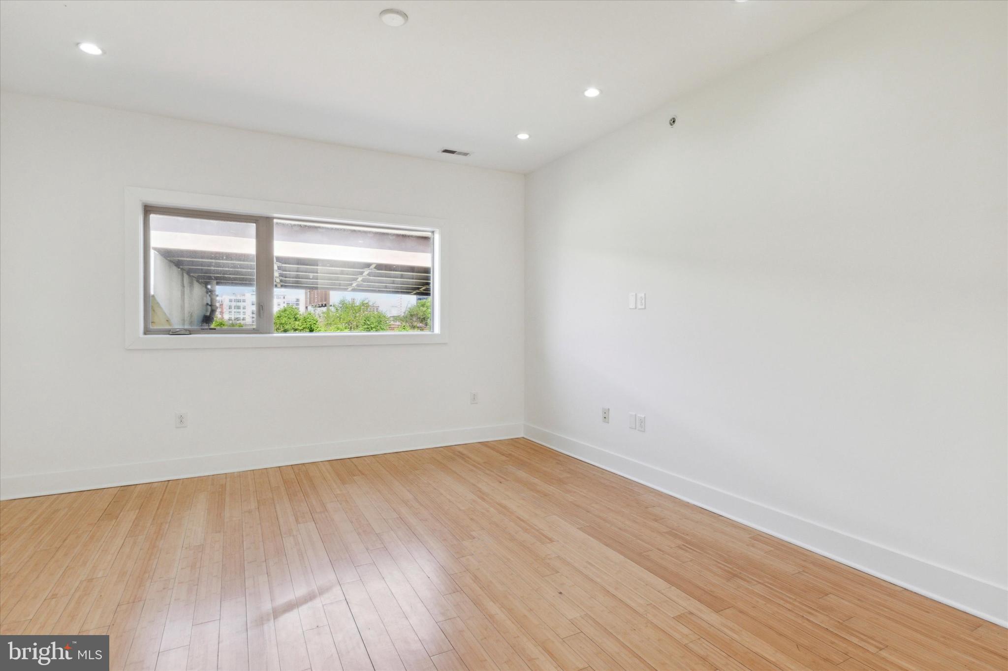 412 N FRONT STREET 21