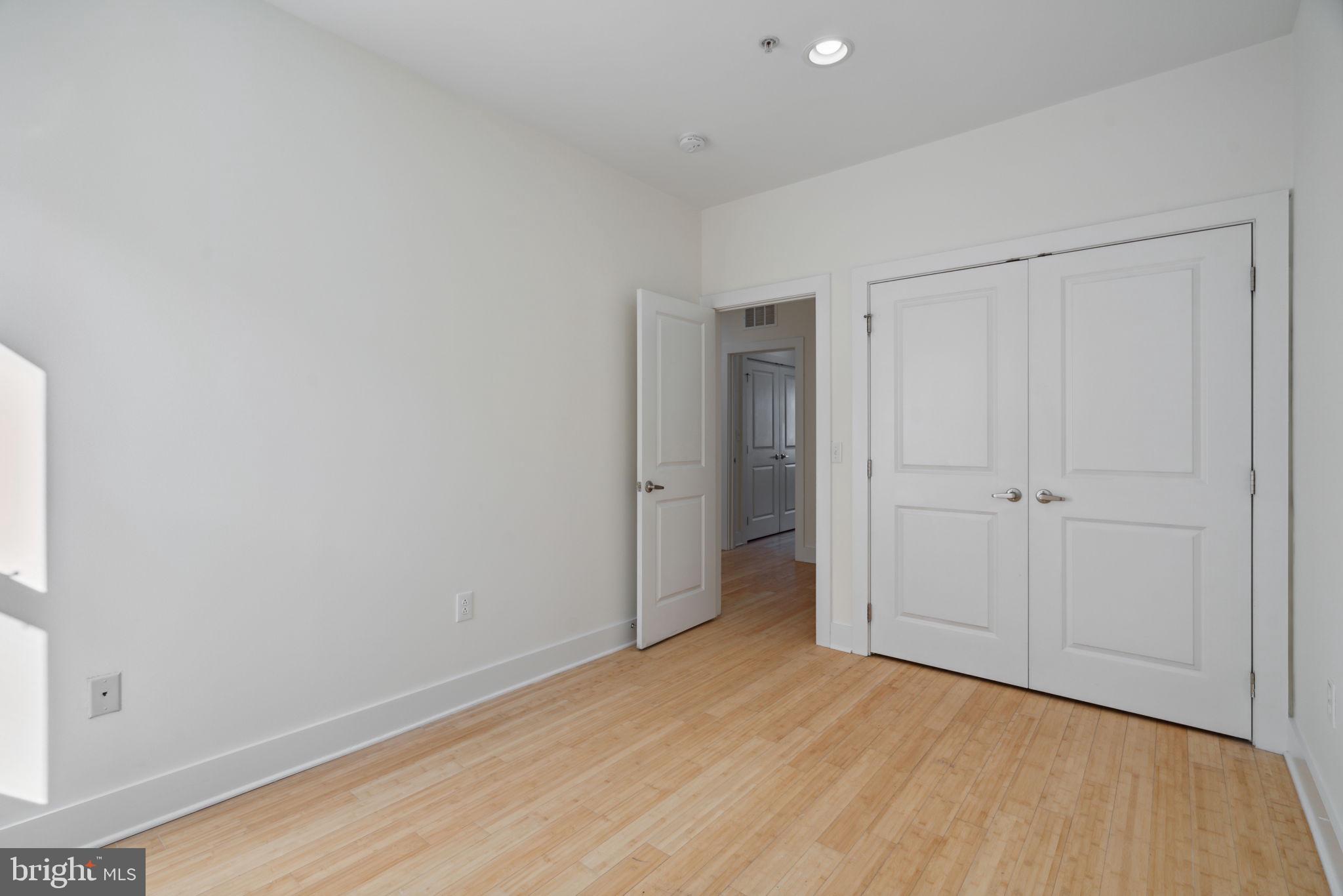 1110 LEOPARD STREET