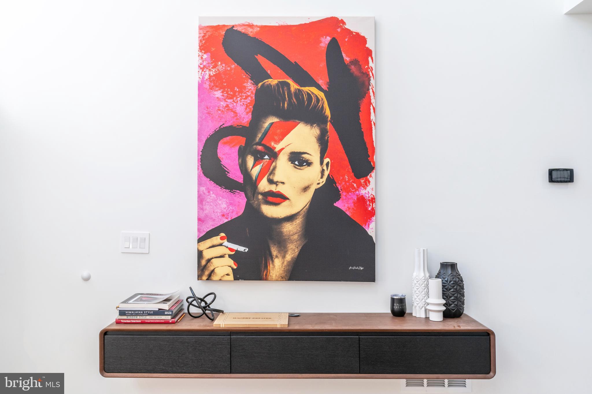 2610 E HAGERT STREET