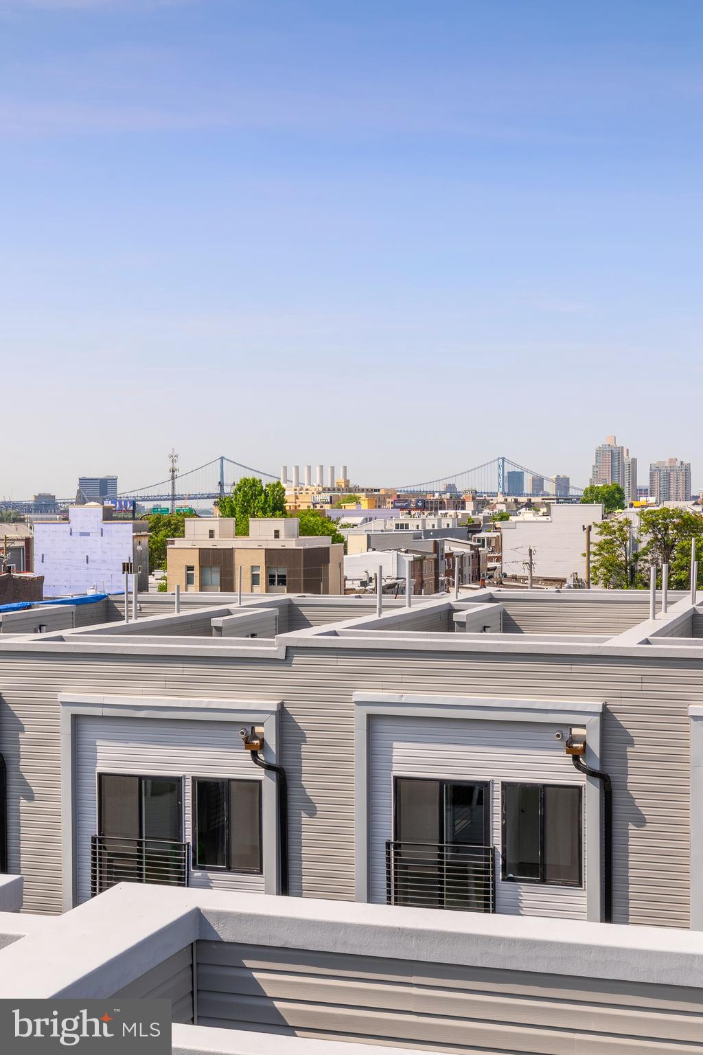 2610 E HAGERT STREET