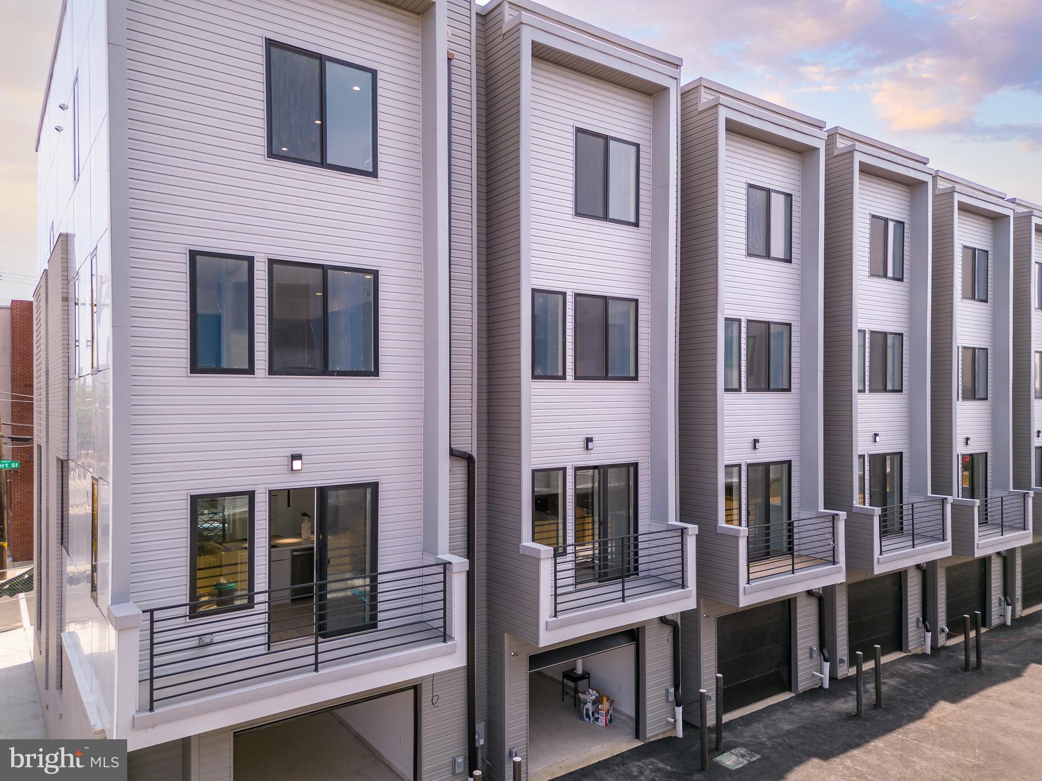 2610 E HAGERT STREET