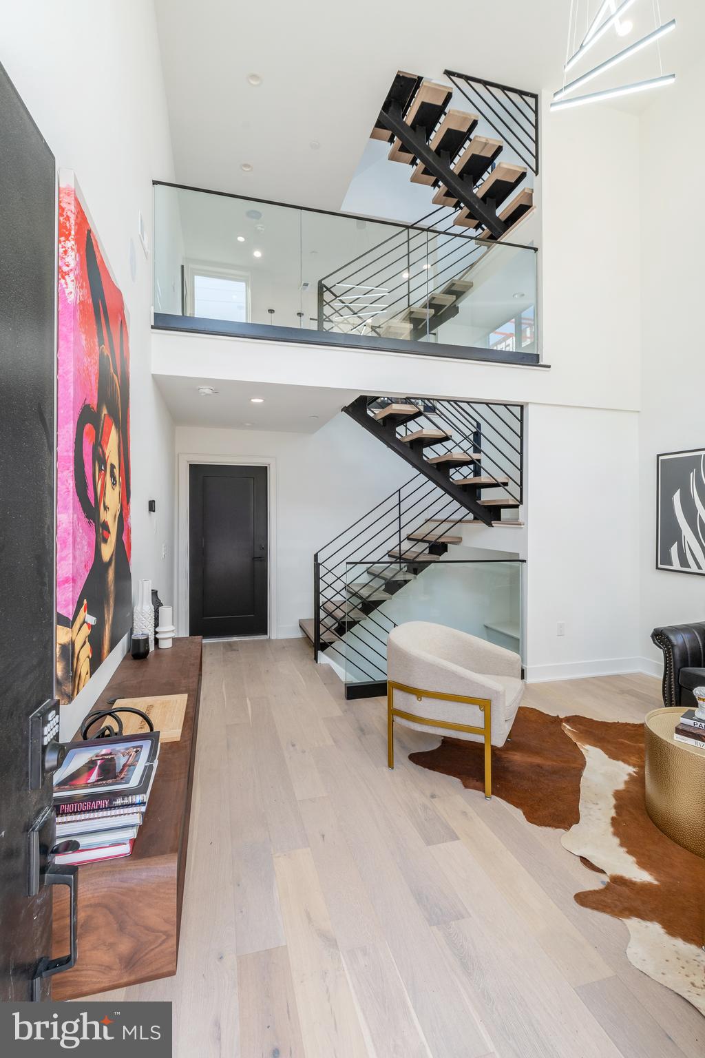 2610 E HAGERT STREET