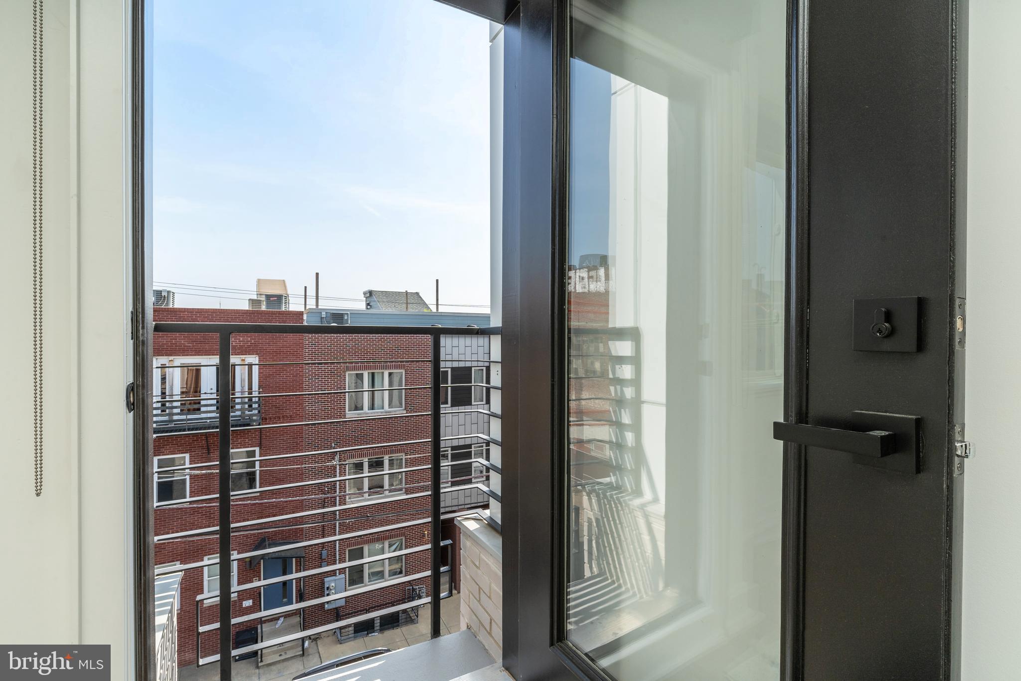 2610 E HAGERT STREET