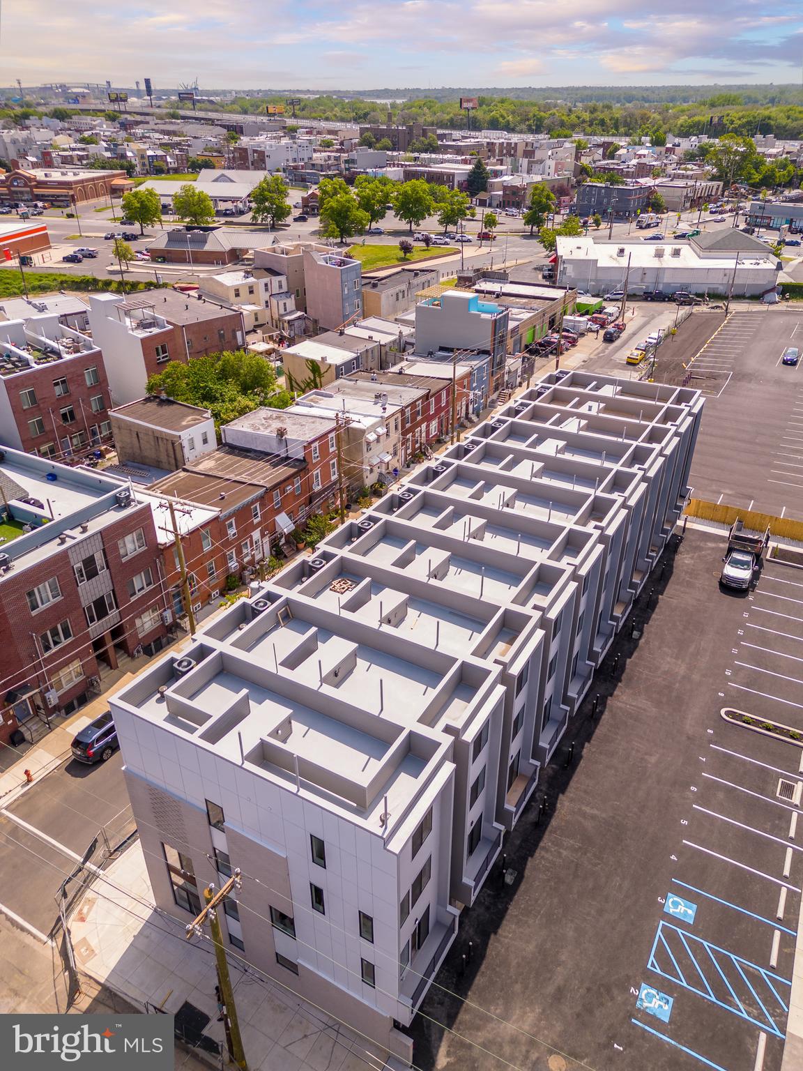 2610 E HAGERT STREET