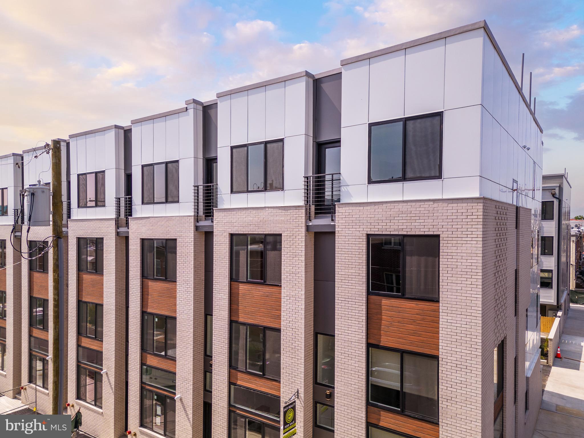 2610 E HAGERT STREET