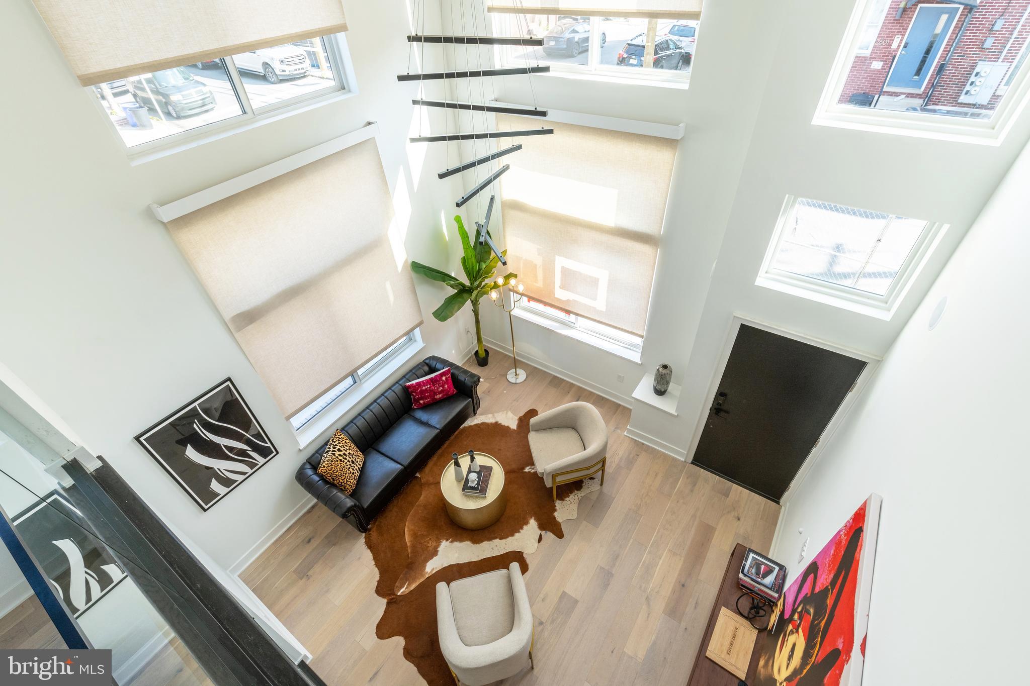 2610 E HAGERT STREET