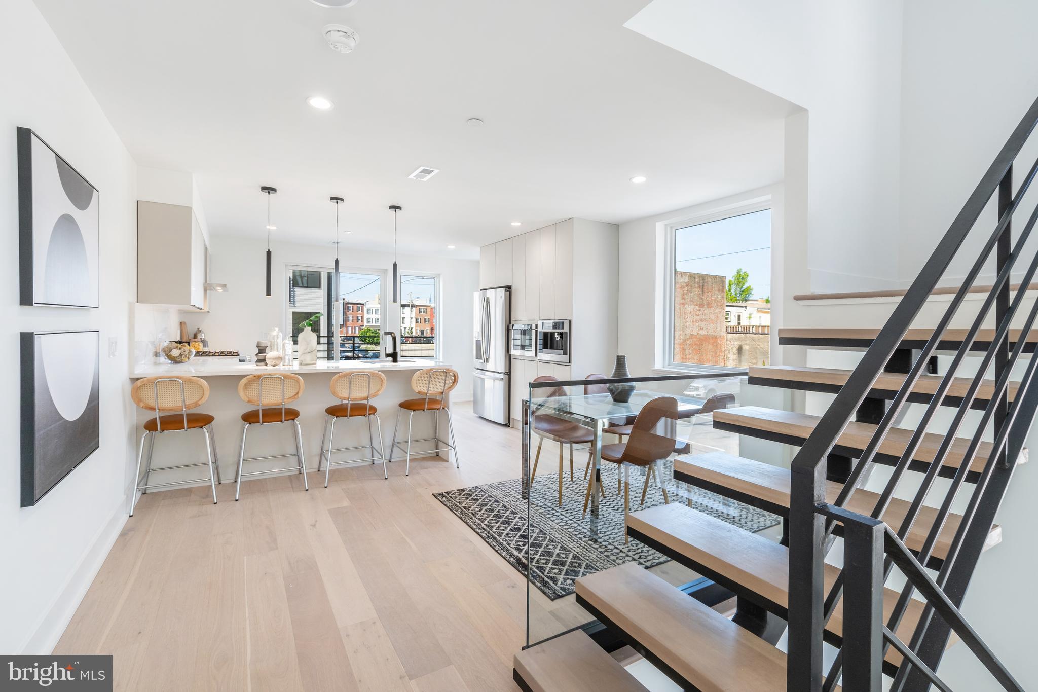 2610 E HAGERT STREET