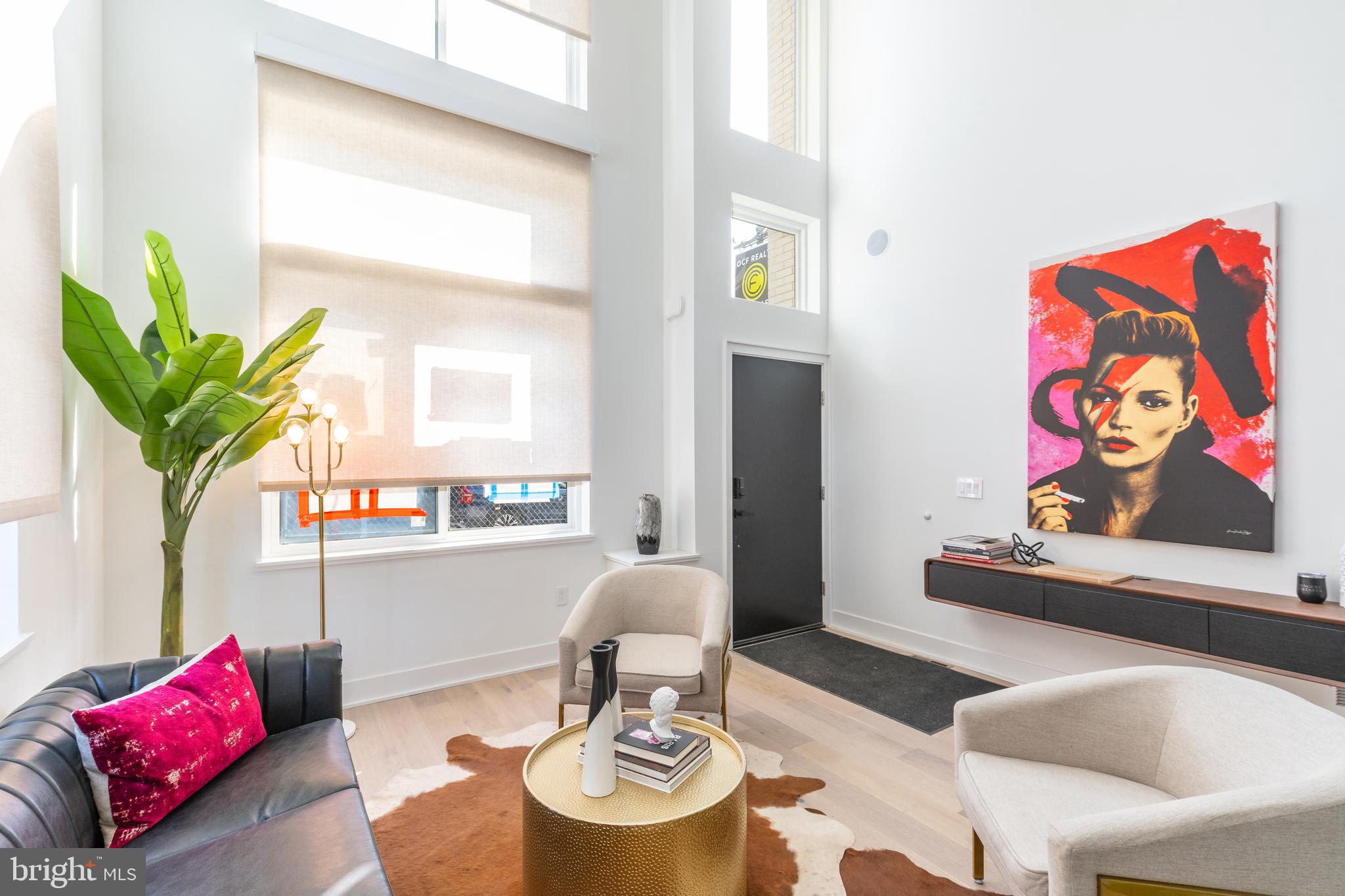 2610 E HAGERT STREET