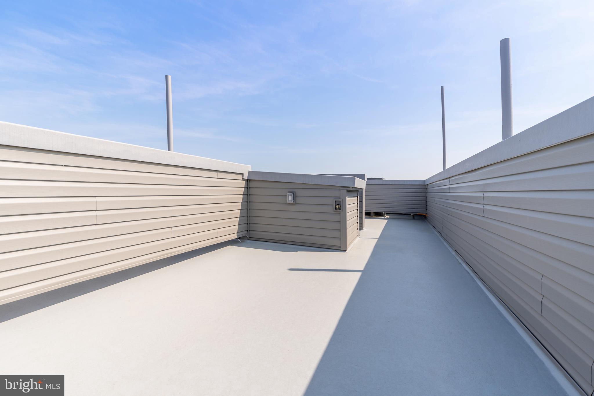 2610 E HAGERT STREET